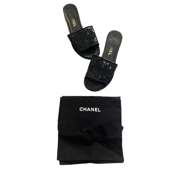 Chanel Mesh Patent Slides in Black - Picture 2 of 8